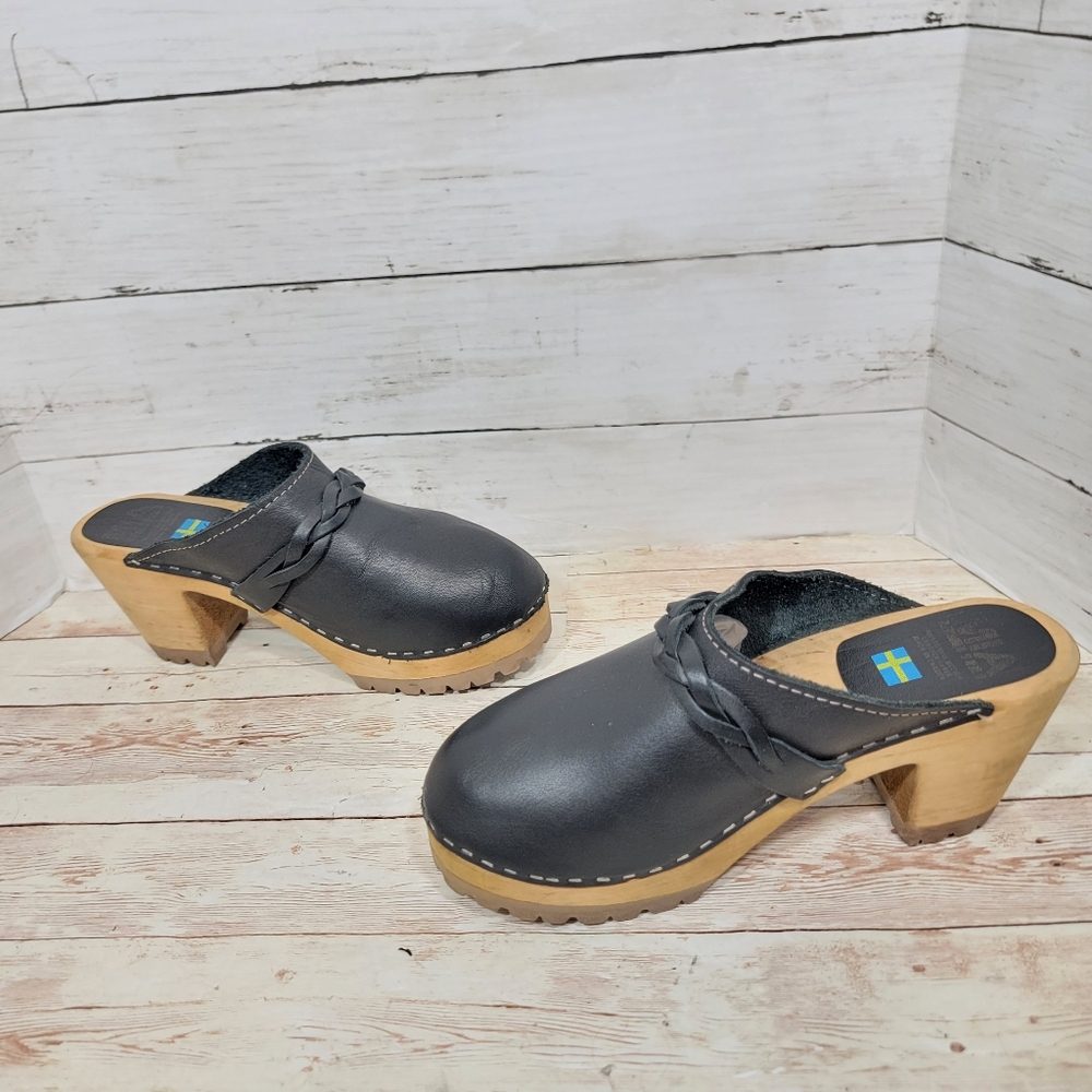 MIA Gray Leather Clogs with Wooden Heel - Picture 4 of 11